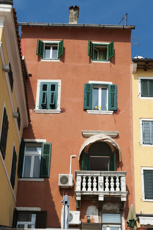 Apartment Al Porto Rovigno Esterno foto
